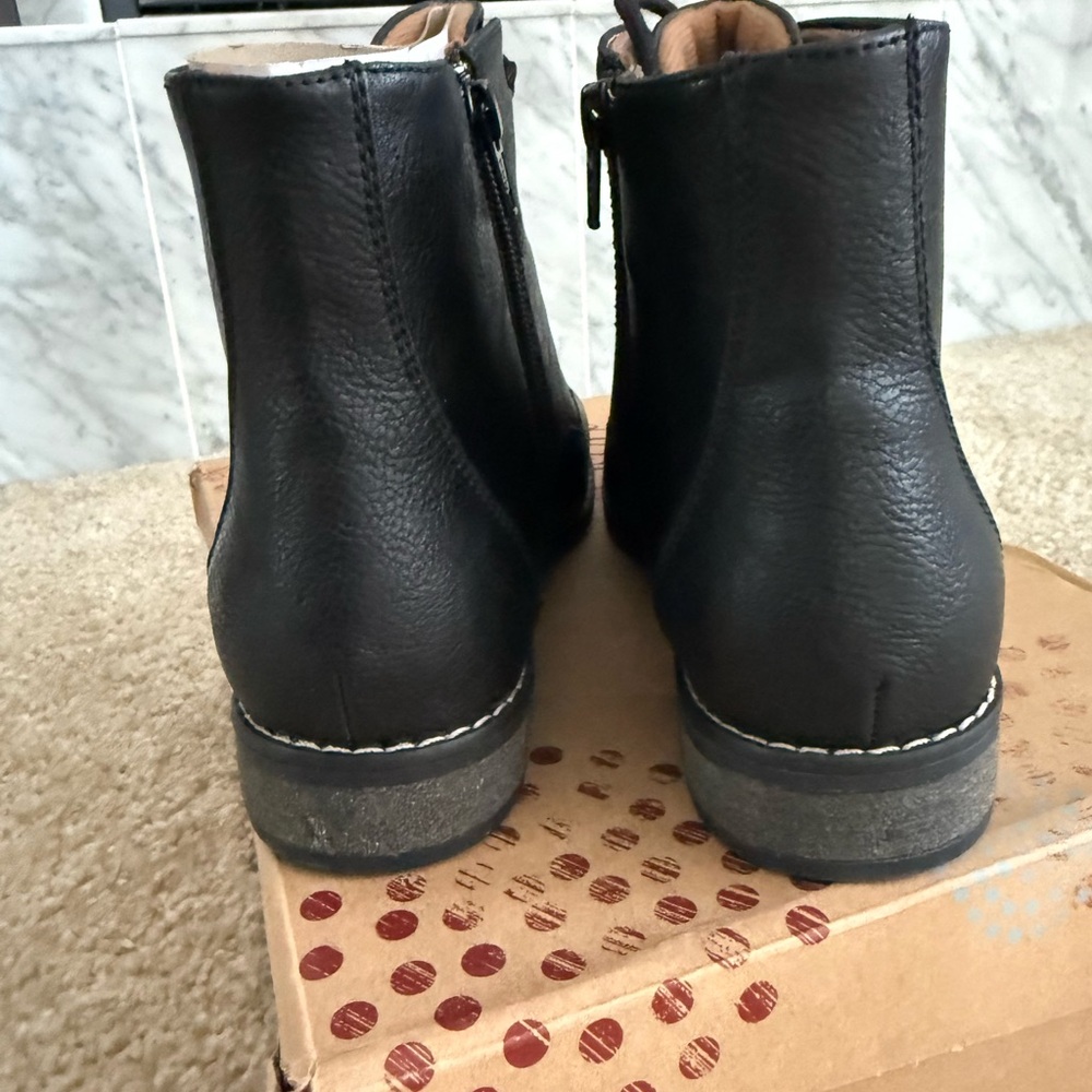 EuroSoft Black Leather Ankle Booties for Women - Picture 5 of 8